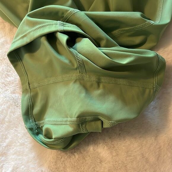 New! Abercrombie & Fitch Traveler Athletic Dress Green w/ built- in shorts NWT - Picture 14 of 15
